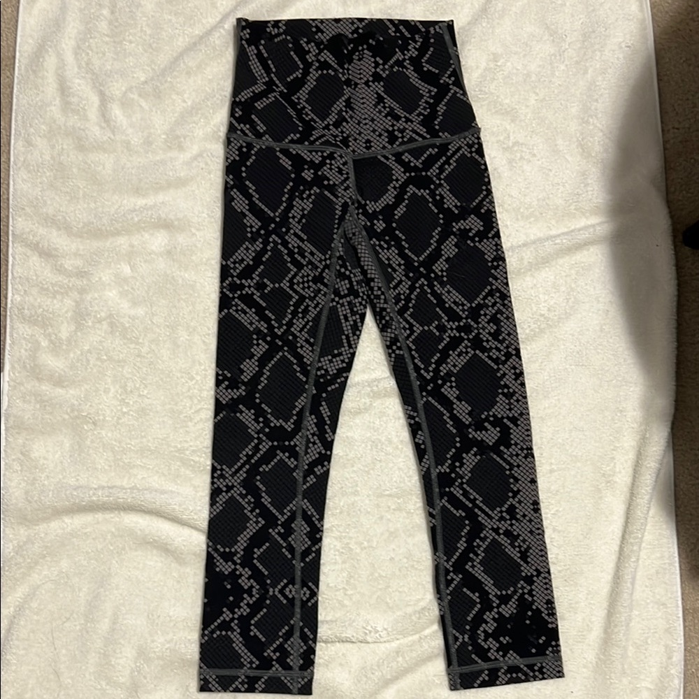 Lululemon wunder under crops 2